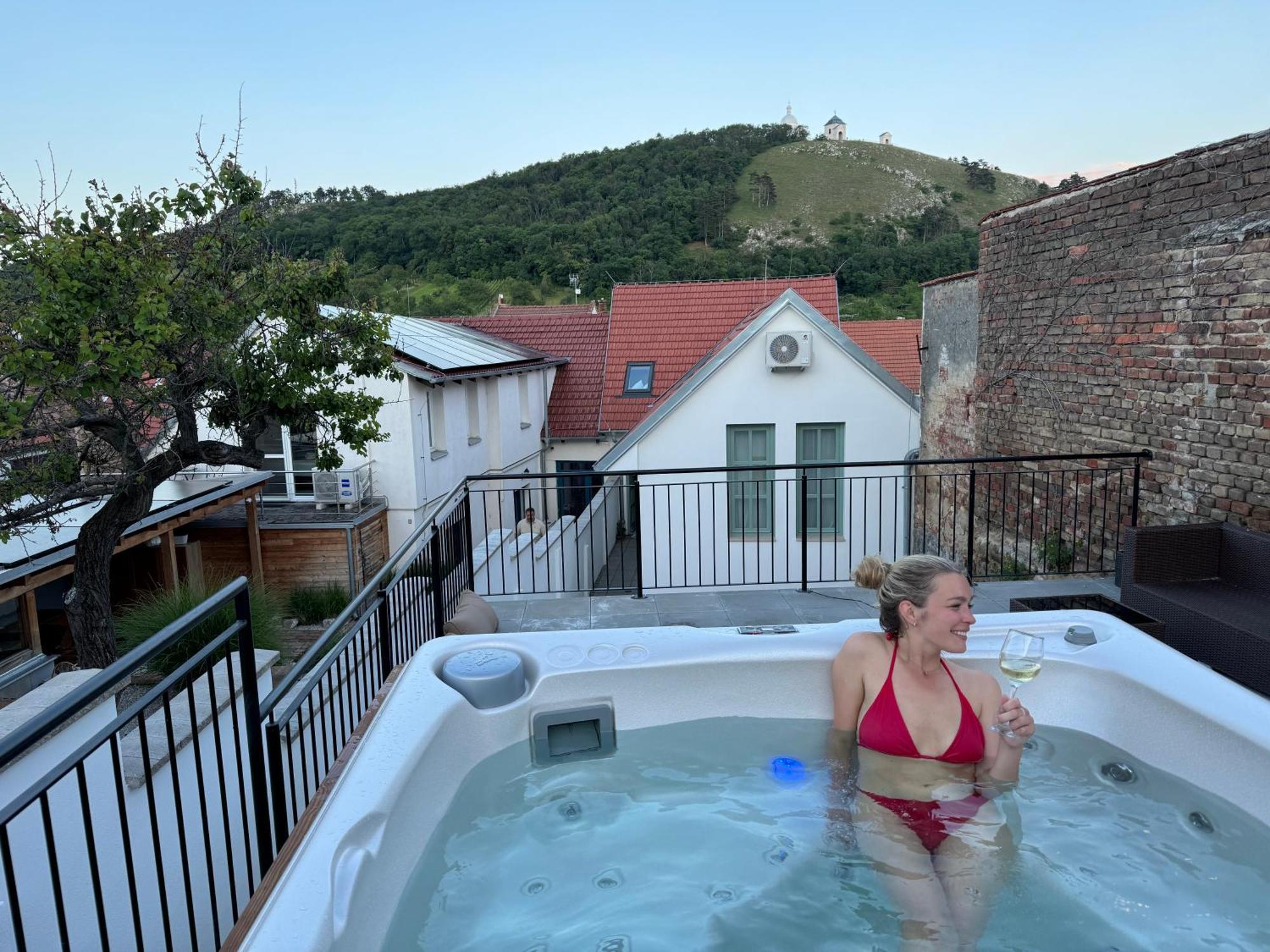 Soul Apartments Микулов Екстериор снимка