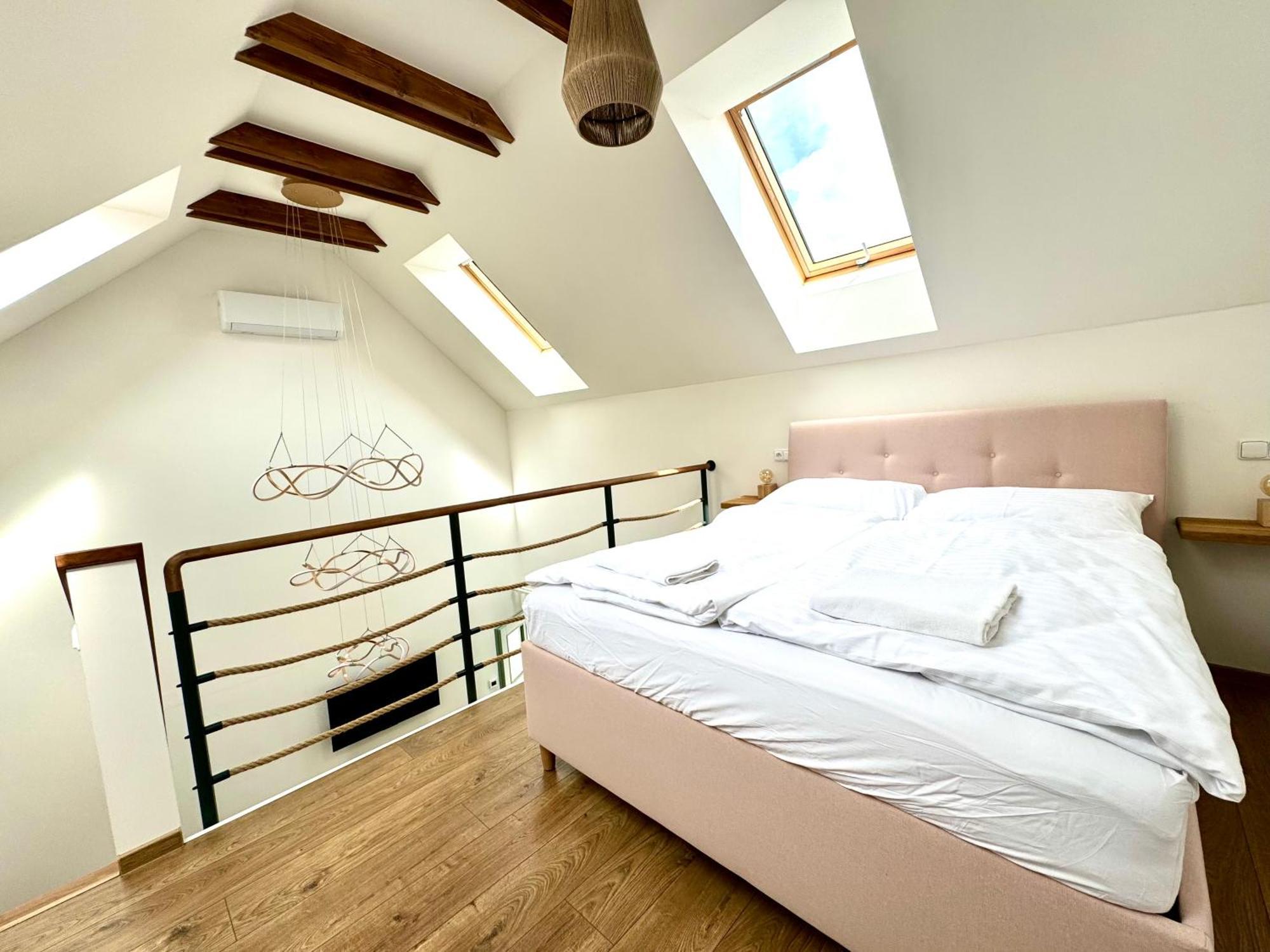 Soul Apartments Микулов Екстериор снимка