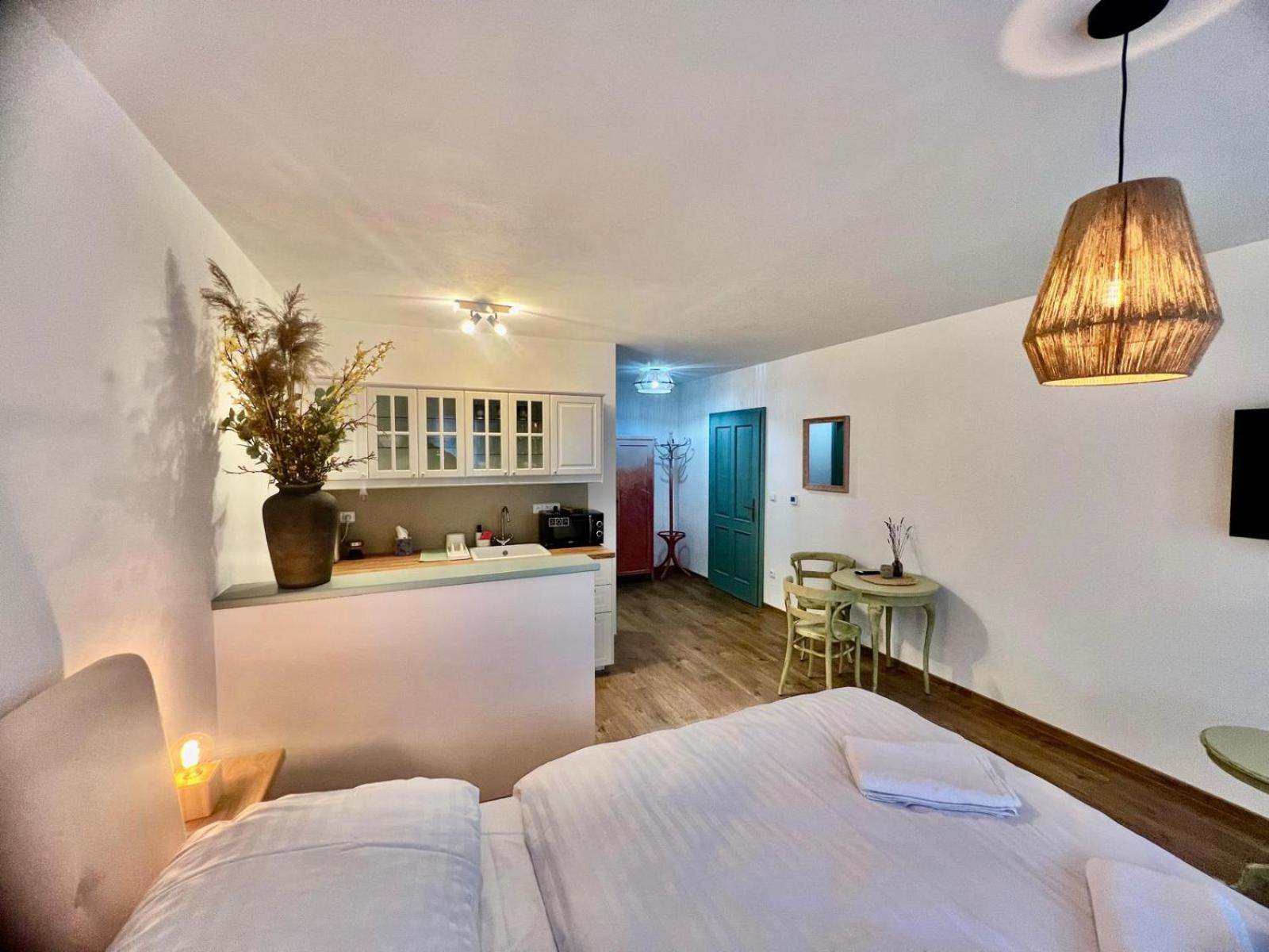 Soul Apartments Микулов Екстериор снимка