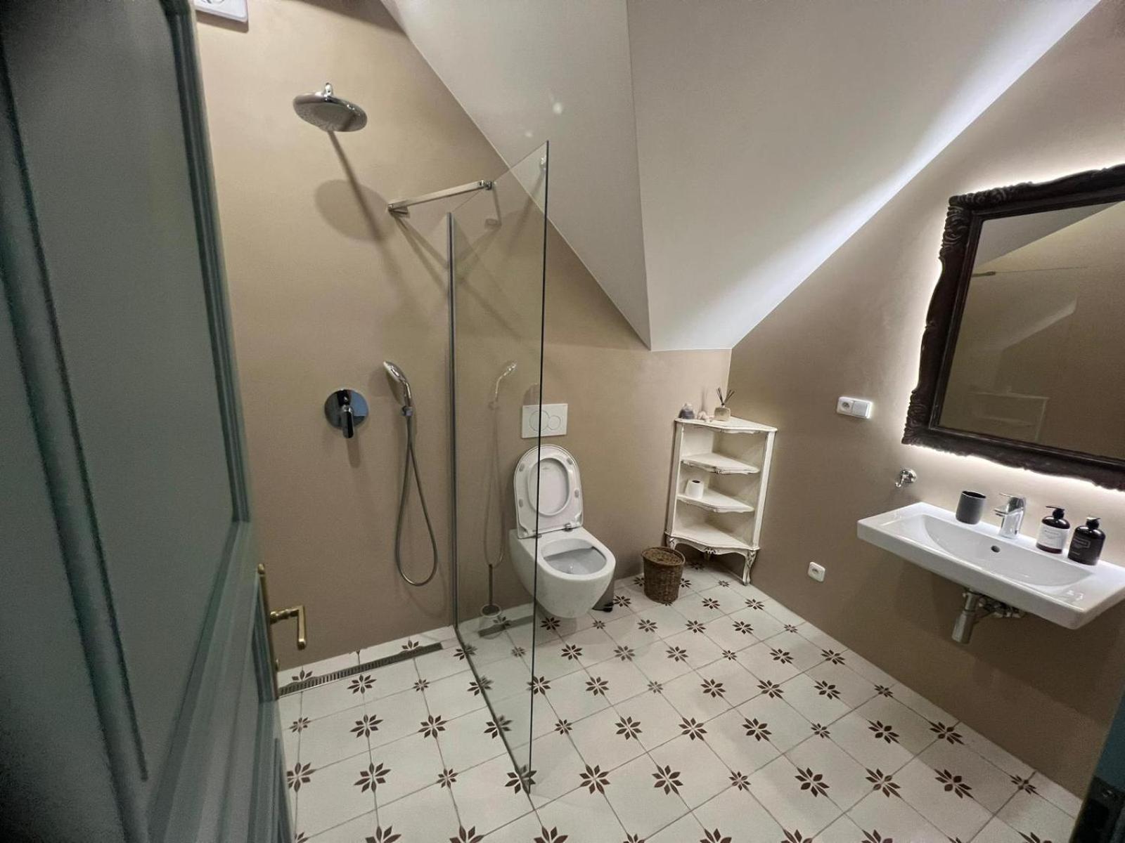 Soul Apartments Микулов Екстериор снимка